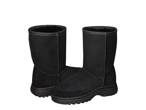 CLEARANCE. ALPINE CLASSIC SHORT BLACK ugg boots. NO RETURN.